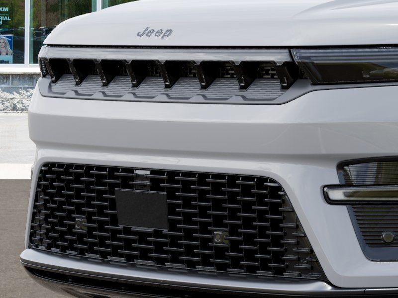 New 2026 Bright White Clear-Coat Exterior Paint Jeep Limited Altitude image 37