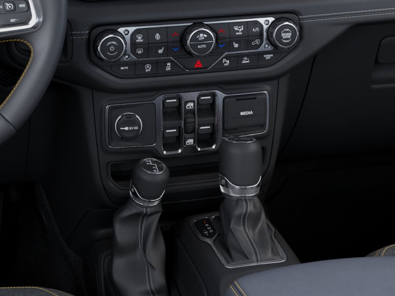 New 2026 Granite Crystal Metallic Clear Jeep WRANGLER 4-DOOR SAHARA image 24