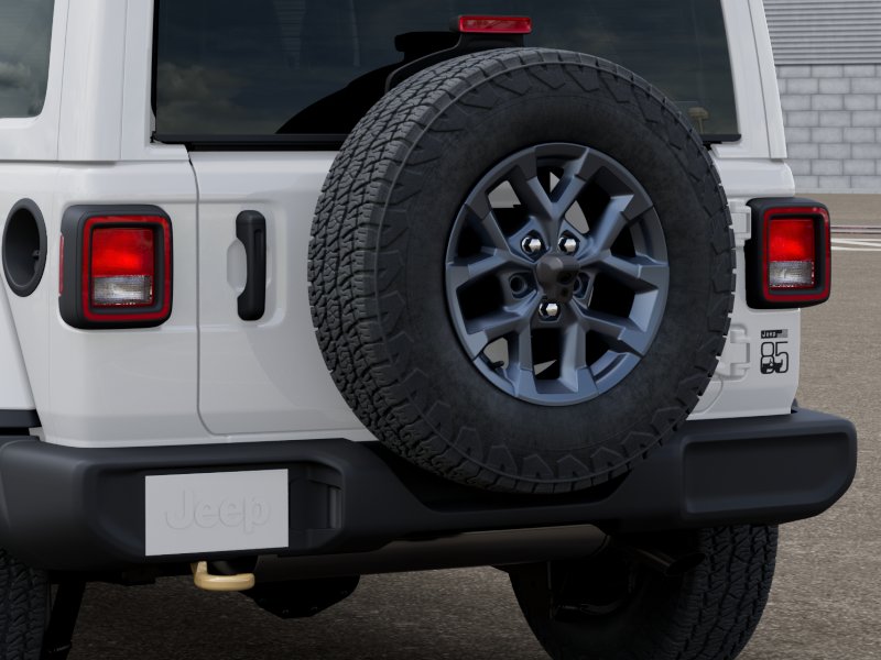New 2026 Bright White Clear-Coat Exterior Paint Jeep  image 13