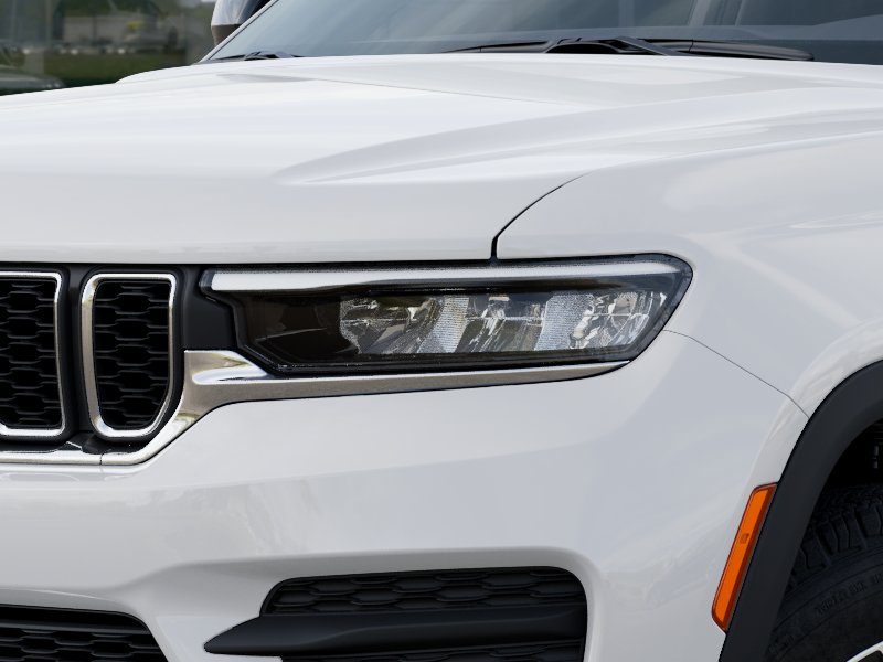 New 2027 Bright White Clear-Coat Paint Jeep Laredo image 37