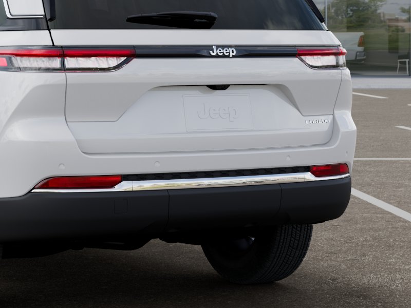 New 2027 Bright White Clear-Coat Paint Jeep Laredo image 40