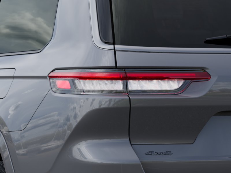 New 2027 Sting-Gray Clear-Coat Paint Jeep Limited Reserve image 8