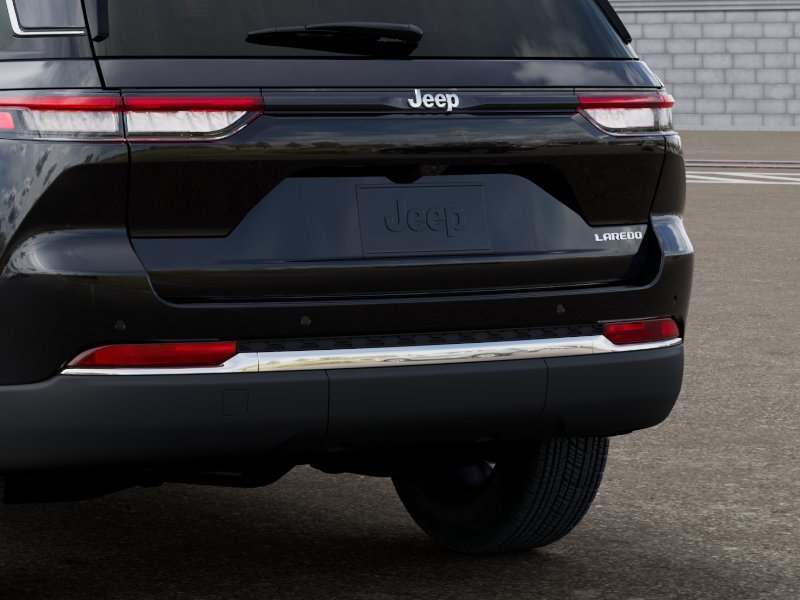New 2027 High-Gloss Black Paint Jeep Laredo image 40