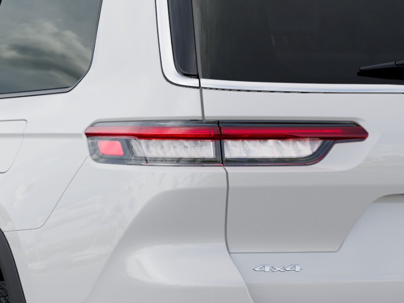 New 2027 Bright White Clear-Coat Paint Jeep Laredo X image 71