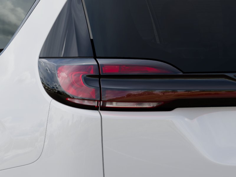 New 2027 Bright White Clear-Coat Paint Chrysler Limited image 9