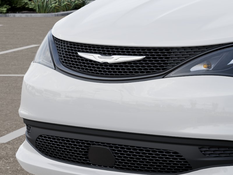New 2027 Bright White Clear-Coat Paint Chrysler LX image 38