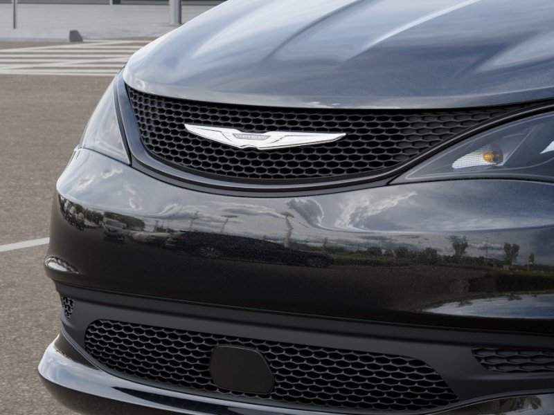New 2027 Diamond Black Crystal Pearlcoat Chrysler LX image 11
