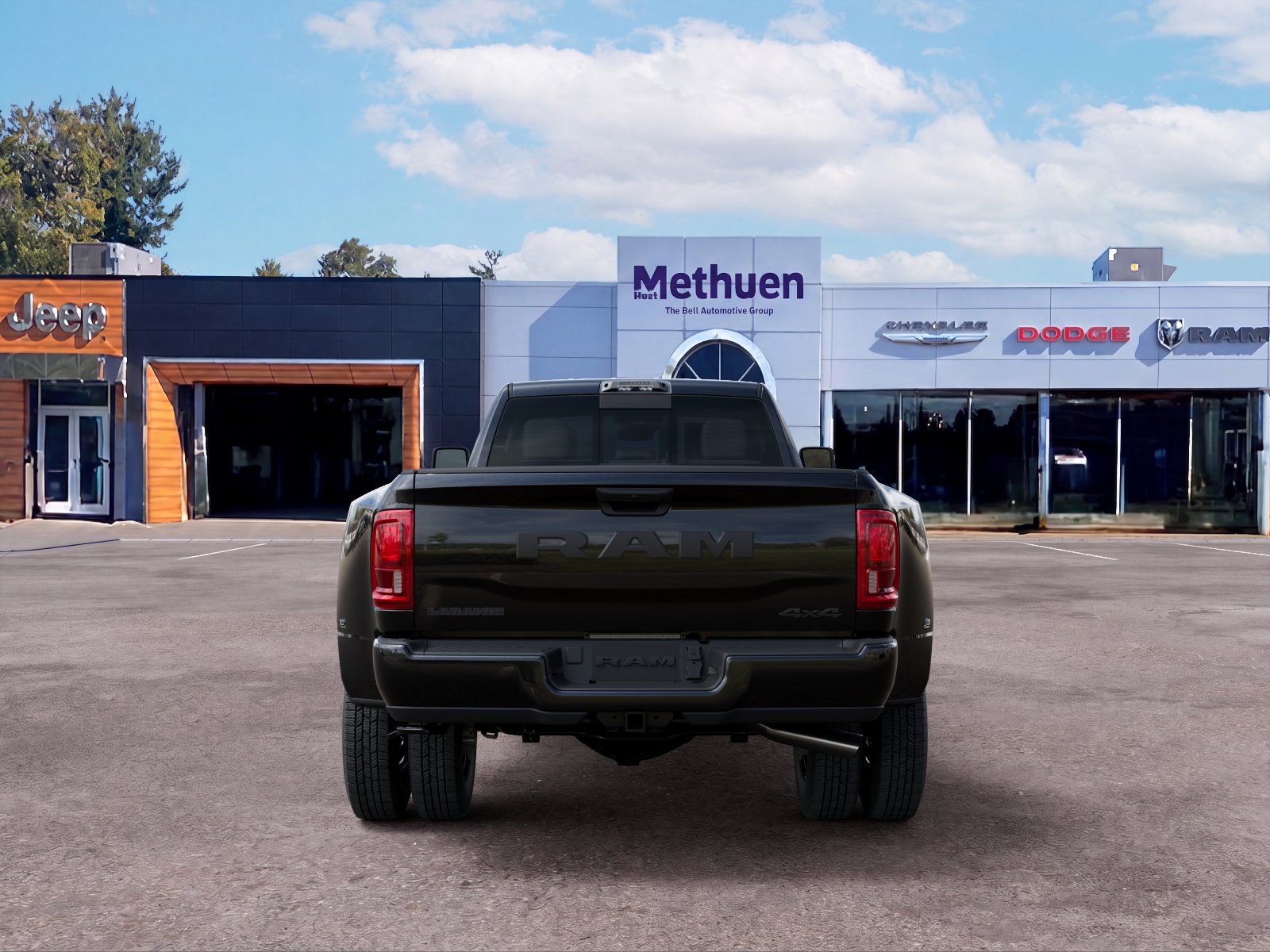 New 2027 Diamond Black Crystal Pearl-Coat Exterior Paint RAM Laramie image 33