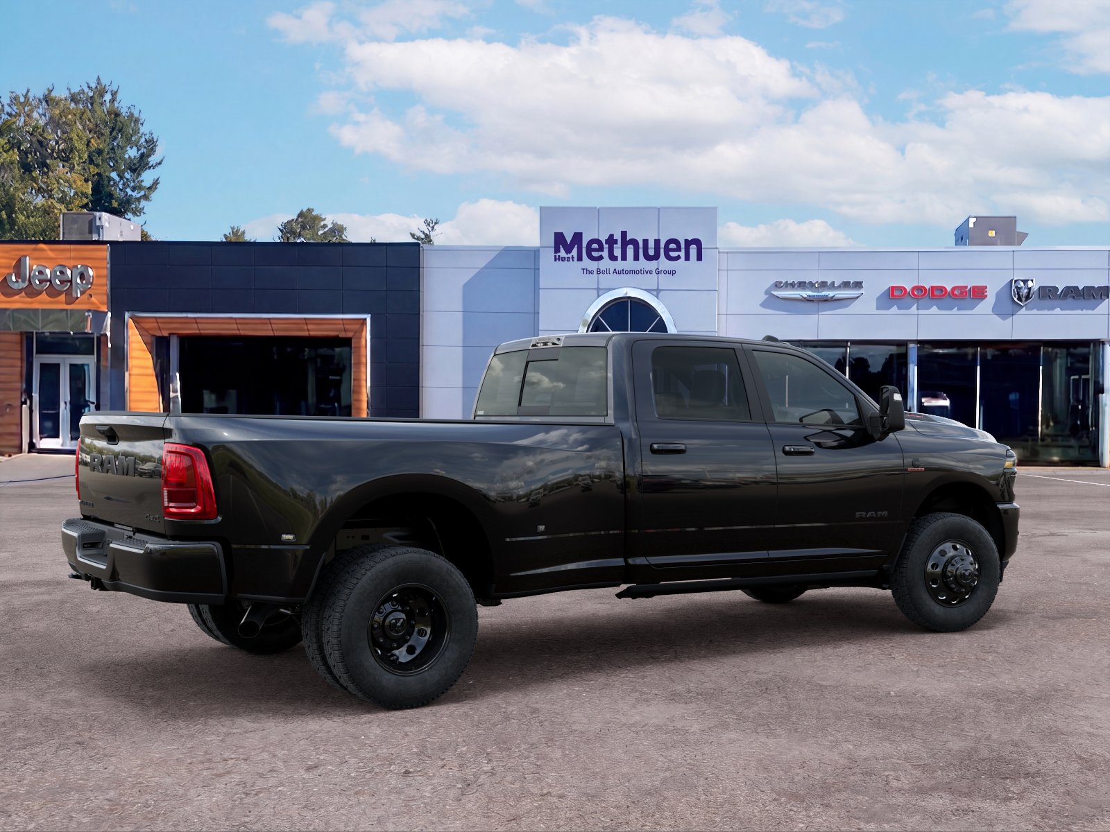 New 2027 Diamond Black Crystal Pearl-Coat Exterior Paint RAM Laramie image 30